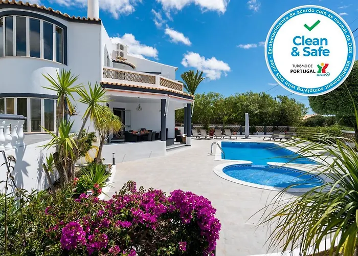 Casa Laranja Three Bedroom Villa
