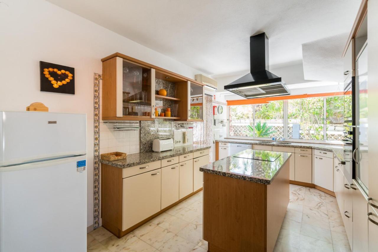 Casa Laranja Three Bedroom Villa *